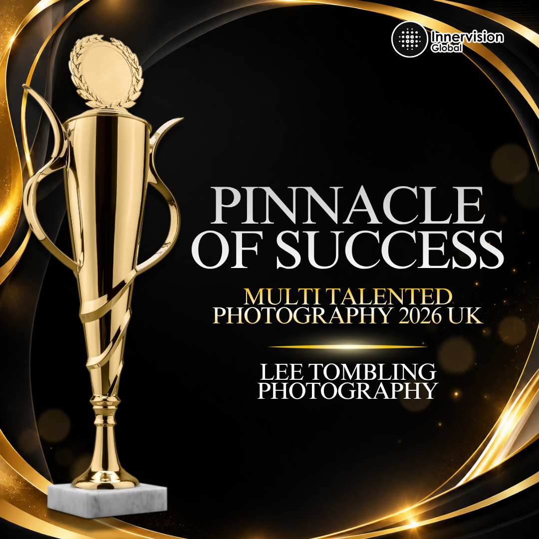 Lee Tombling Photography Pinnacle Award Logo v2